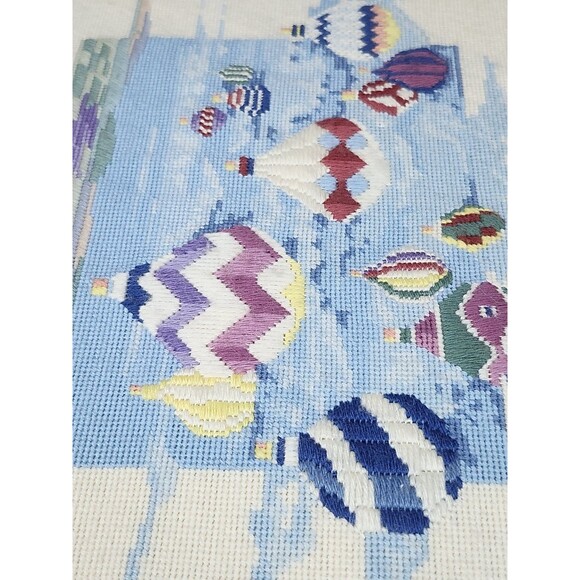 Vintage Handmade Needlepoint /Crewel Framed 15" x 19" Hot Air Balloon Picture - Picture 7 of 16